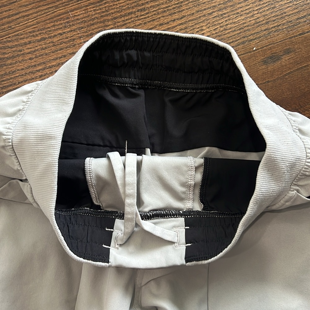 Lululemon light grey joggers - Picture 2 of 4